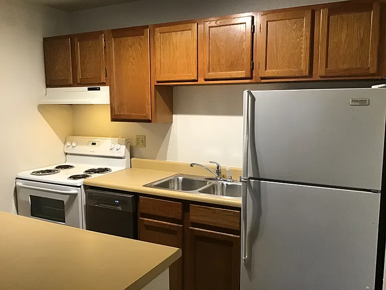 2200 Sentry Dr #13 — Photo 6