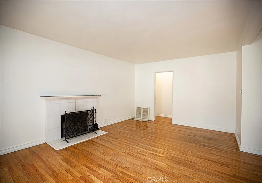 3 bed, 1140 sqft, $5,100 — Photo 3
