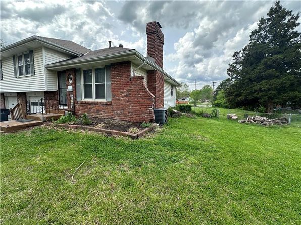 727 S Central St, Olathe, KS 66061