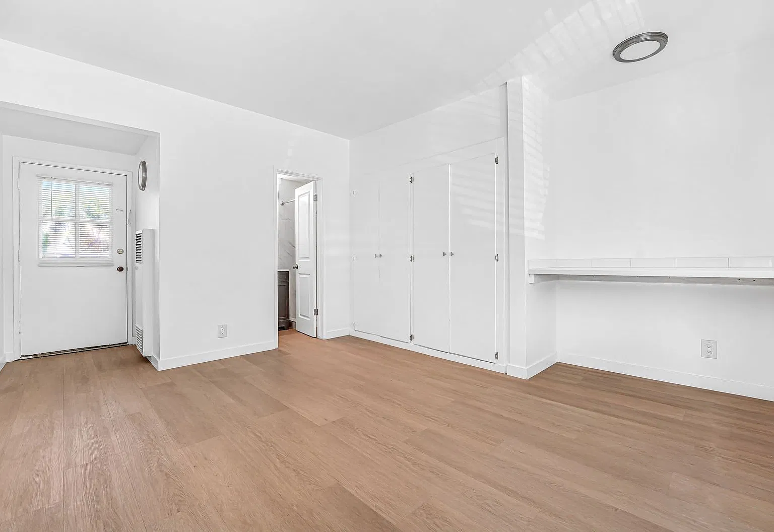 10900-10902 Santa Monica Blvd, prime Westwood! — Photo 4