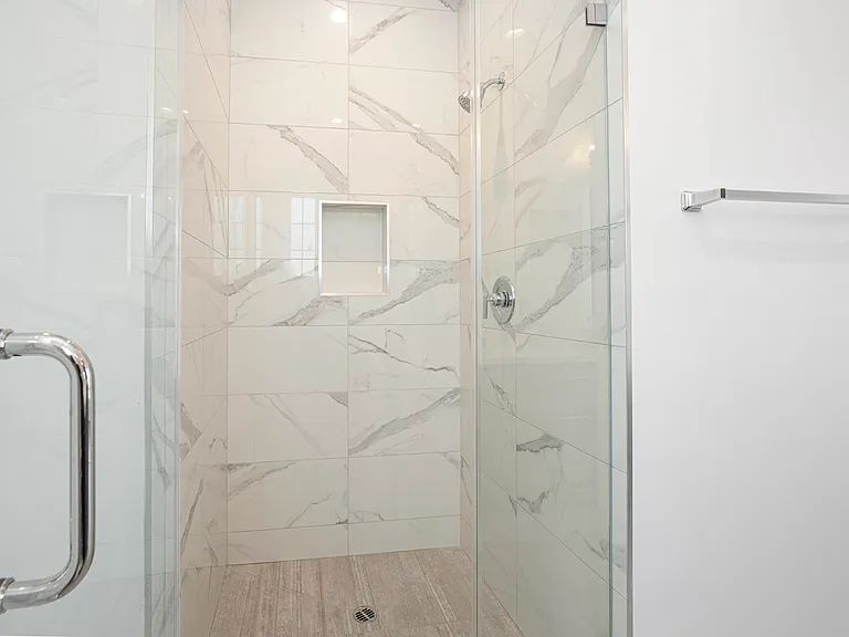 1029 Melrose Ave #104 — Photo 32