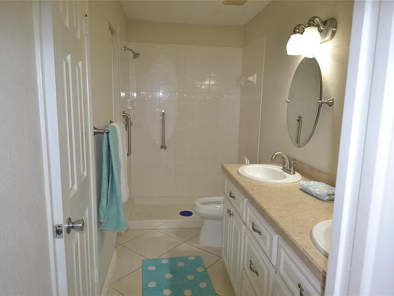 605 Lennox Rd W — Photo 16