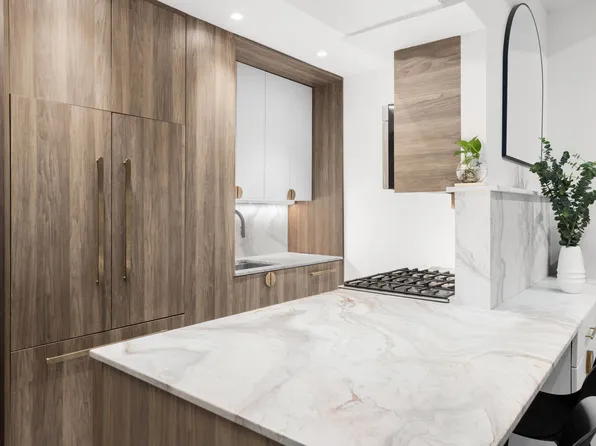 9 Barrow Street image 1 of 6