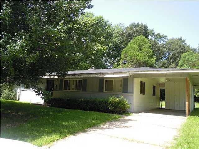 1st image of 3037 Lakewood Dr