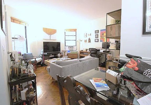 3rd image of 929 W End Ave APT 5A