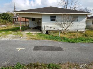 137 W 2nd St, Larose, LA 70373