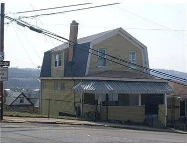 903 3rd St photo 1
