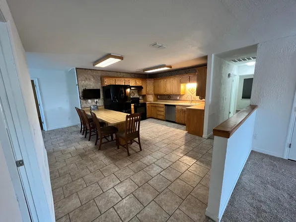 320 Elm Ave, Dumas, TX 79029