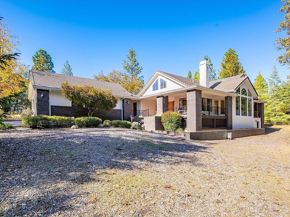 1st image of 20860 Pinehurst Ln