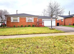 33148 Chief Ln, Westland, MI 48185