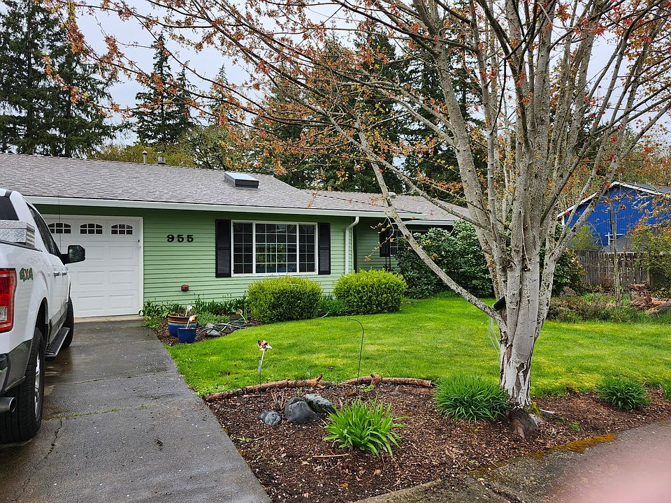1st image of 955 NE 5th Dr
