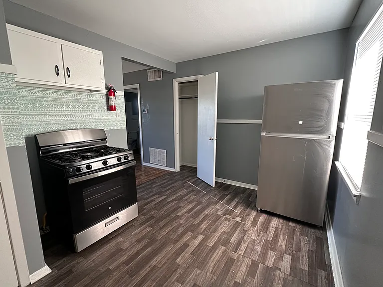 212 S Fillmore St #B — Photo 11
