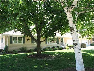 1st image of 415 N Woodhill Dr