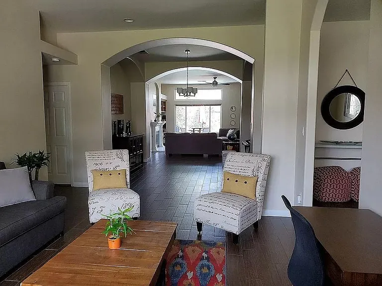 10918 Rosslyn Ln — Photo 3