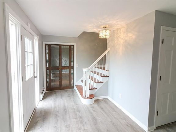 2nd image of 14905 Hillbrook Cir