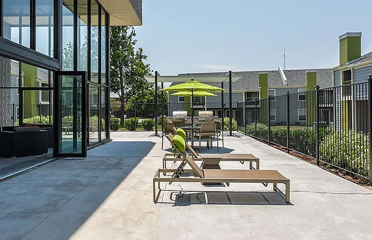 Sundance Apartments — Photo 3