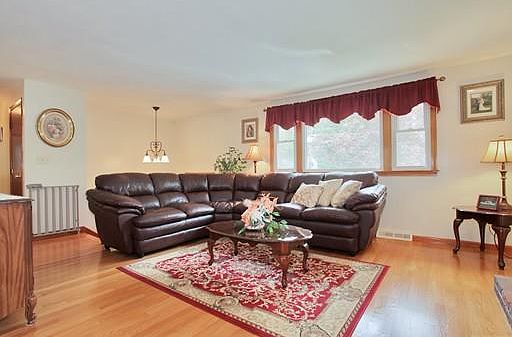 5th image of 36 Rogers Dr
