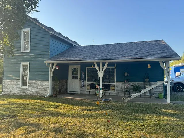 5 bed, 2.5 bath, 1710 sqft, $1,950 — Photo 1