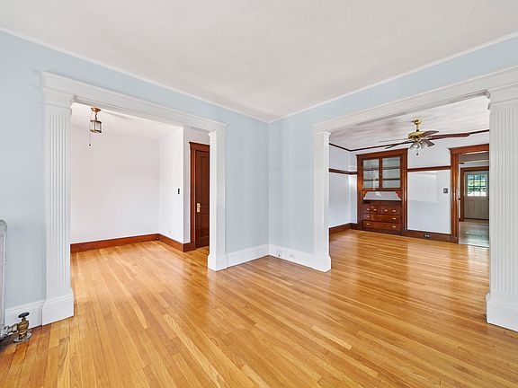 Living room/dining room