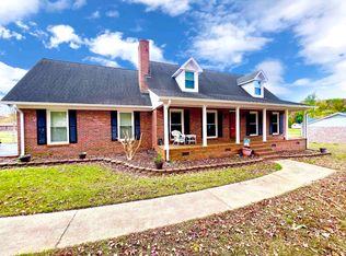 25 Dorchester Dr, Chesnee, SC 29323