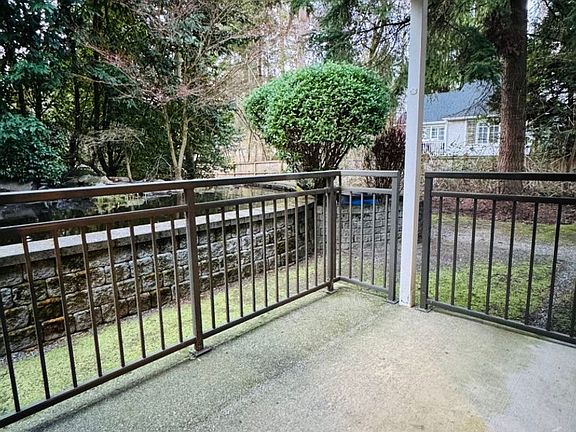 3rd image of 10018 NE 127th Pl APT B110