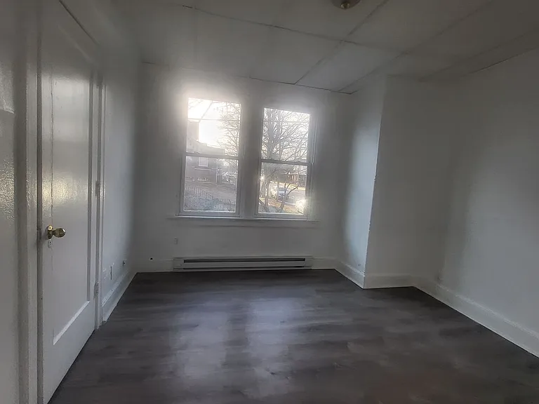 2212 W Liberty St — Photo 10