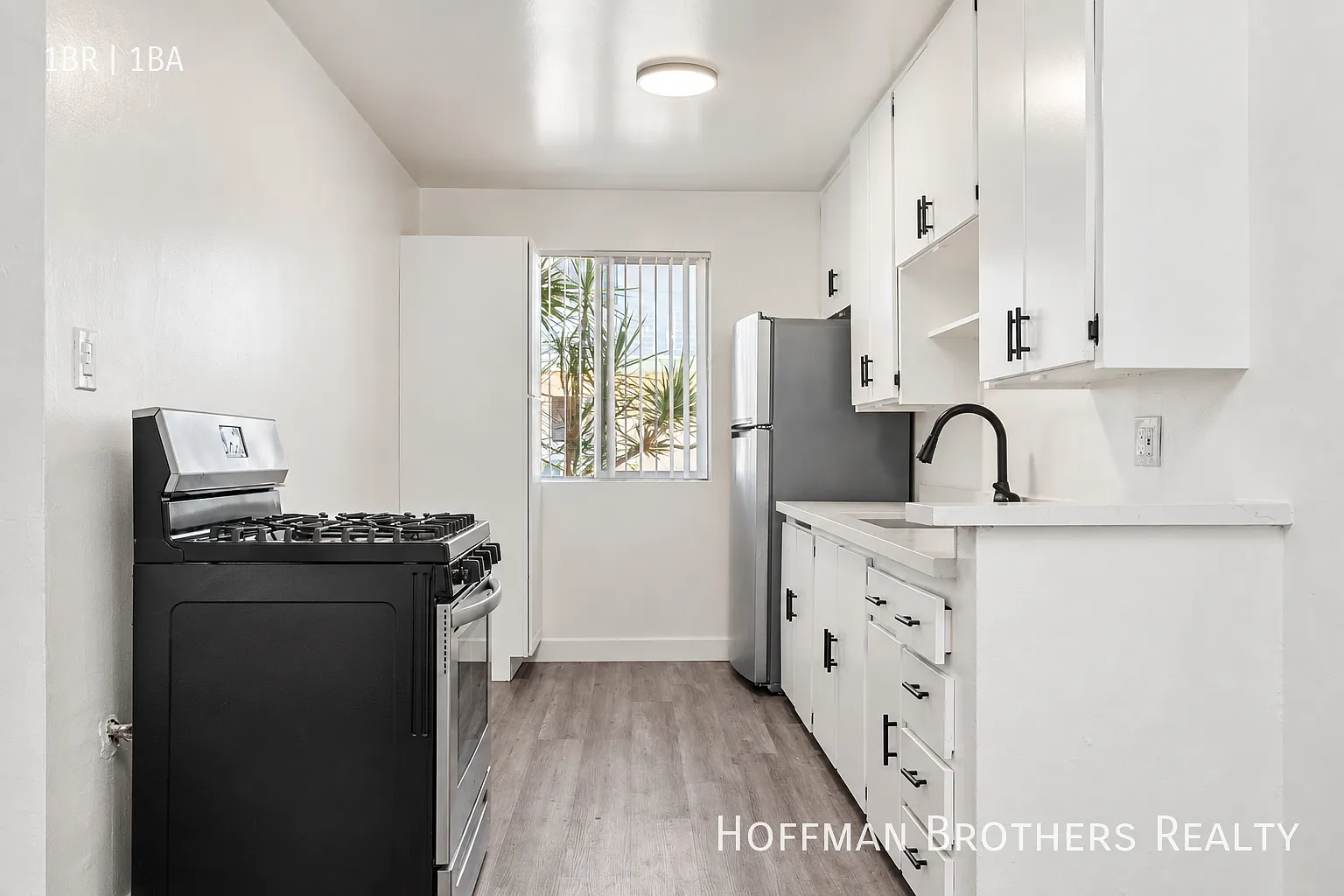 3933 Nicolet Ave Los Angeles, CA 90008 — Photo 2
