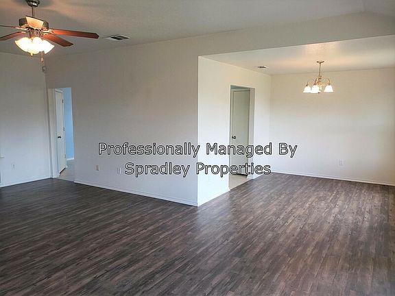 2nd image of 2103 Independence Ct