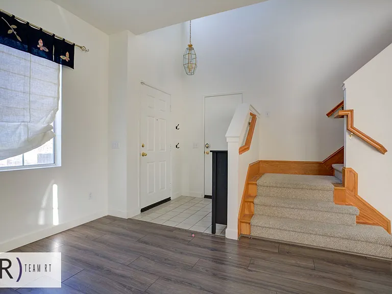 15984 Paul Ct — Photo 3