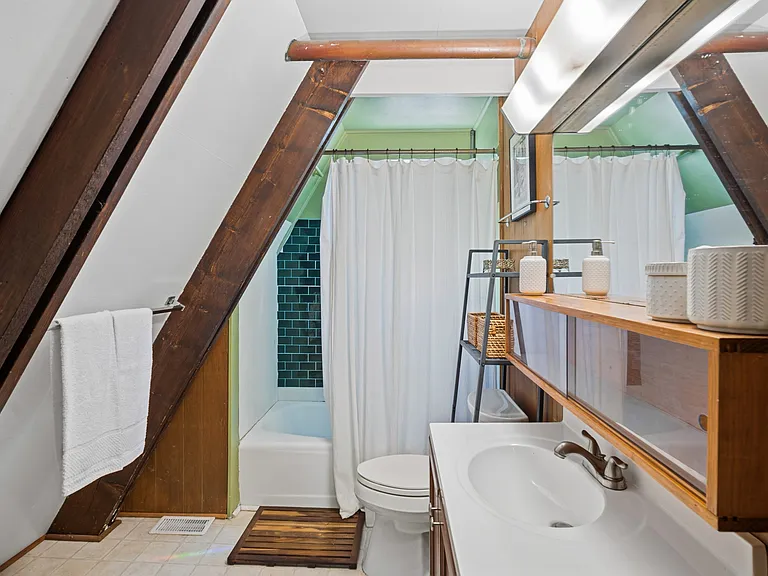 202 Purefoy Rd #1 — Photo 8