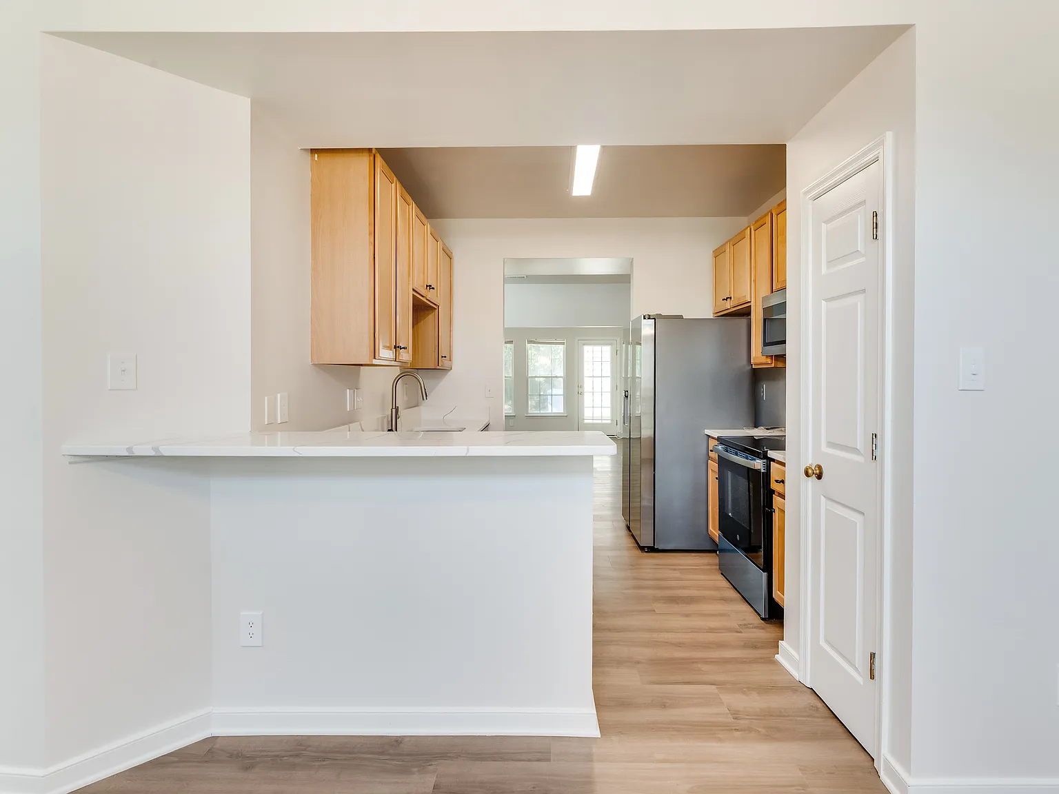 3 bed, 2.5 bath, 1848 sqft, $2,800 — Photo 4