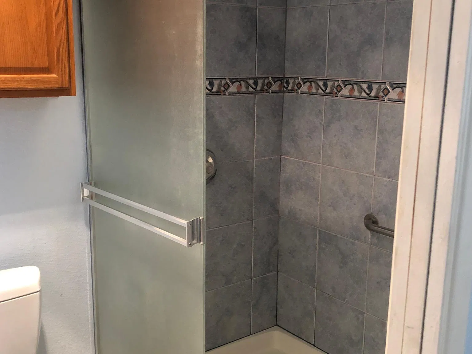5 bed, 3.5 bath, 2760 sqft, $4,950 — Photo 3