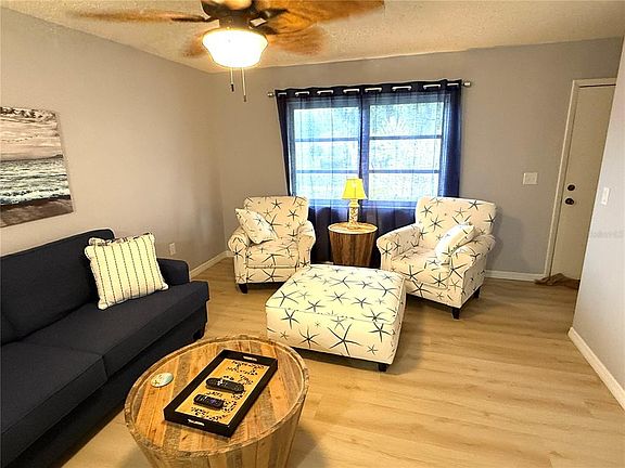 4th image of 390 301 BOULEVARD W #1B