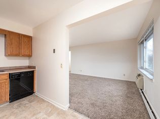 2928 Kenwick Cir #17361724, Lansing, MI 48912