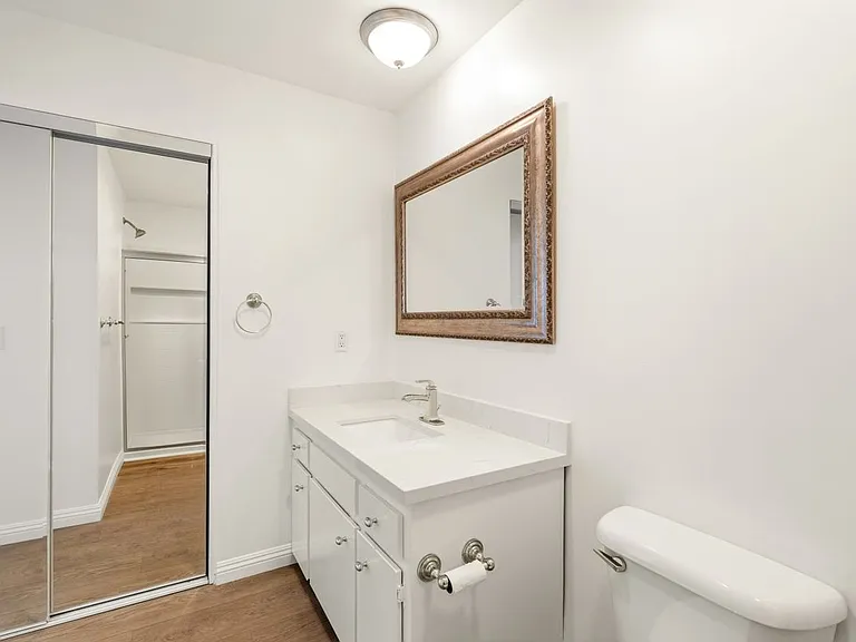 1720 Ardmore Ave #221 — Photo 14