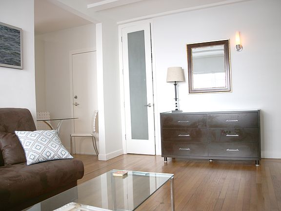 5th image of 439 15th St APT 8