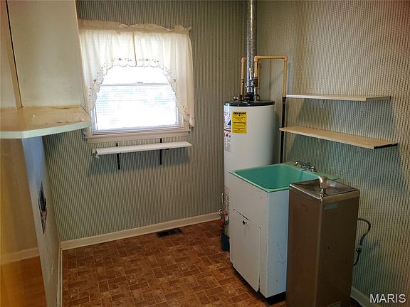 5th image of 100 N Clayton St