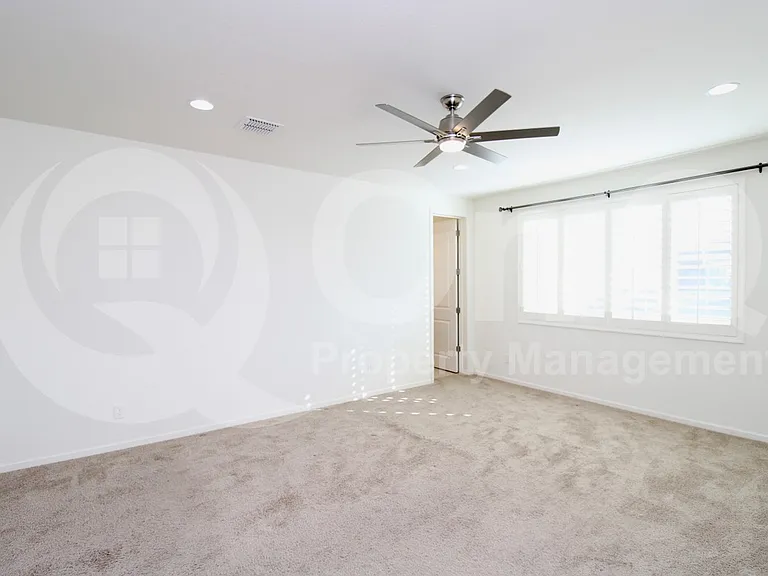 241 E Wisteria Dr — Photo 9
