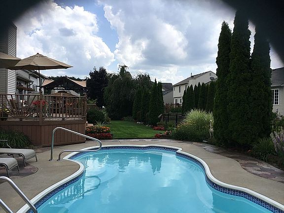 5th image of 9916 Churchill Dr