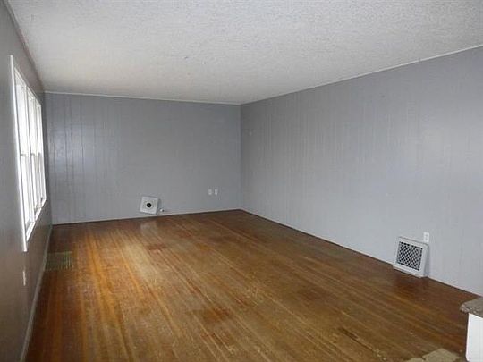 5th image of 1508 Thayer Dr