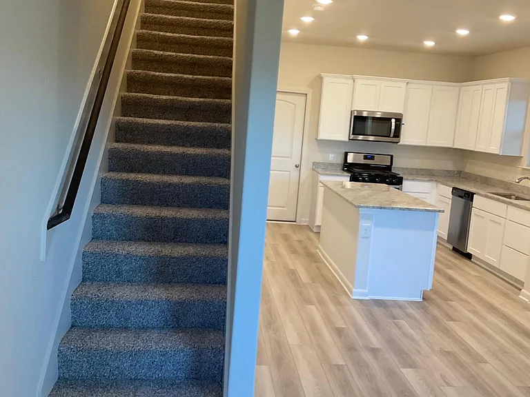327 Stone Ct — Photo 10