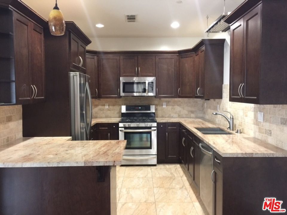 1st image of 12645 Oxnard St Unit 2