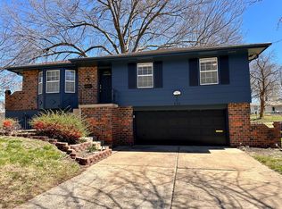 711 SW Merritt St, Lees Summit, MO 64081