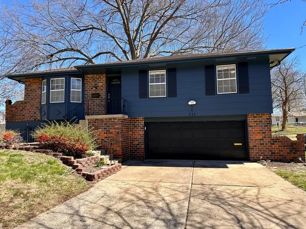 711 SW Merritt St, Lees Summit, MO 64081