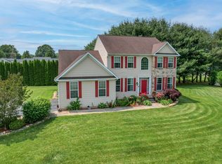 35 Lakshman Ct, Dover, DE 19904