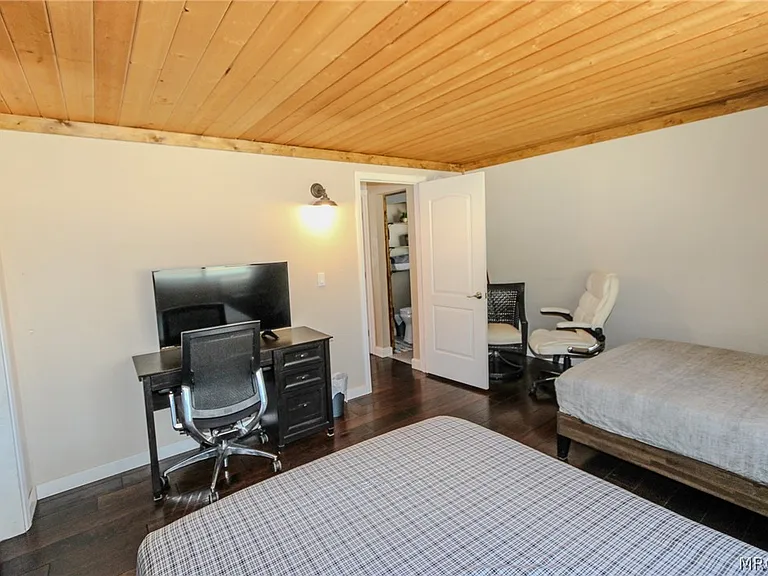 913 W Aeroplane Blvd — Photo 27