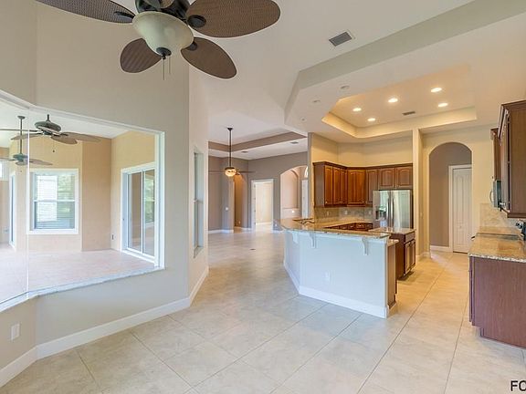 5th image of 13 Clementina Ct
