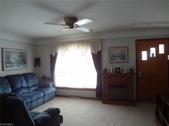 3rd image of 13800 Woodward Blvd