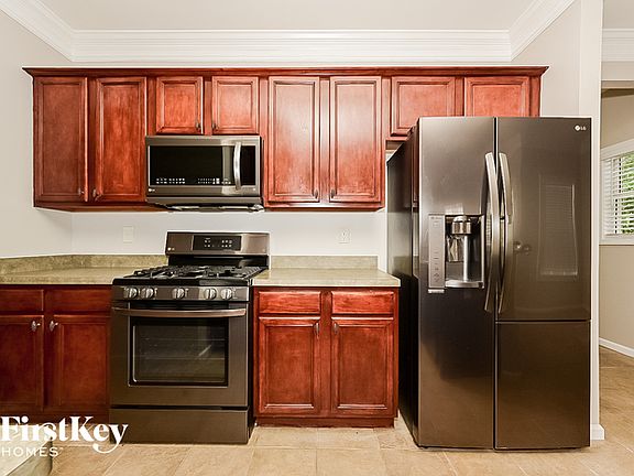4th image of 1210 Saxony Dr SE