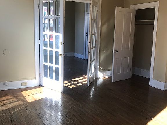 4th image of 300 N Potomac St APT S2